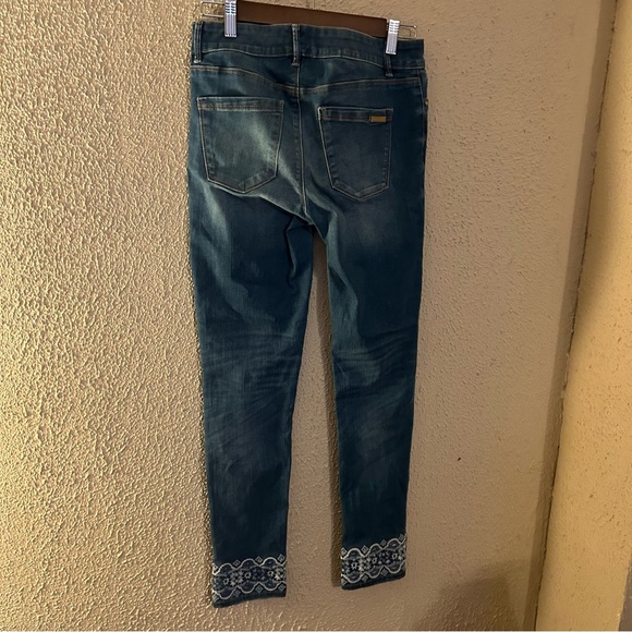 White House Black Market Women's Jeans Sz 4 Embroidered Bottom Cuff Skinny Crop - Picture 2 of 13